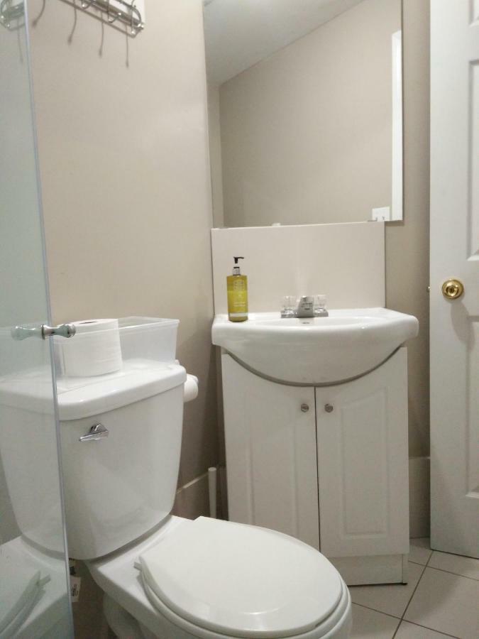 Convention Travelers Home Торонто Экстерьер фото